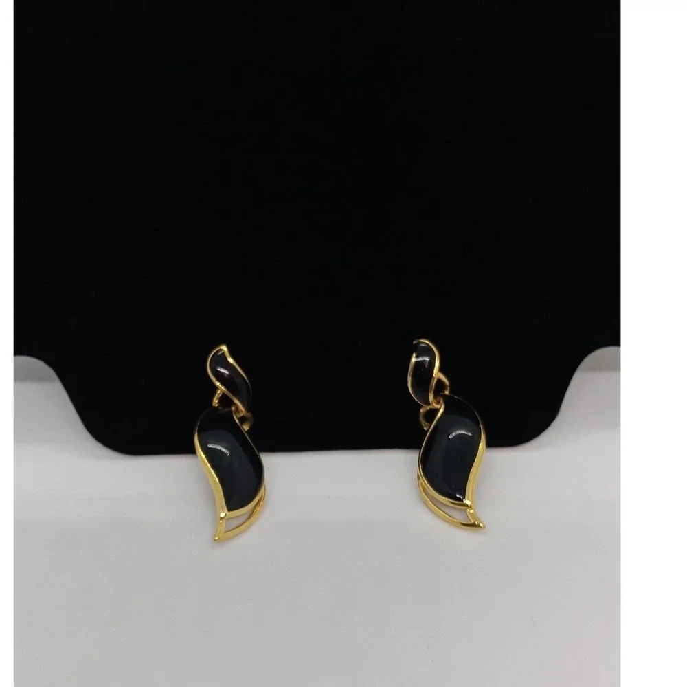 Napier Womens Black Enamel Tear Drop Gold Tone Post Earrings Vintage Style #22